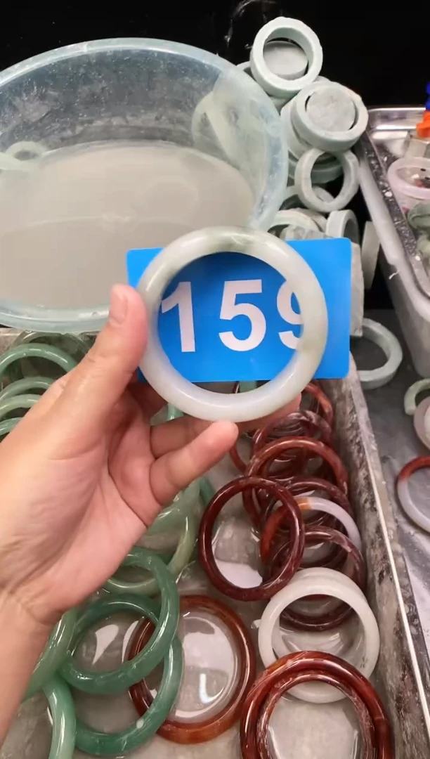 【闪购商品】石英质玉手镯未镶嵌159