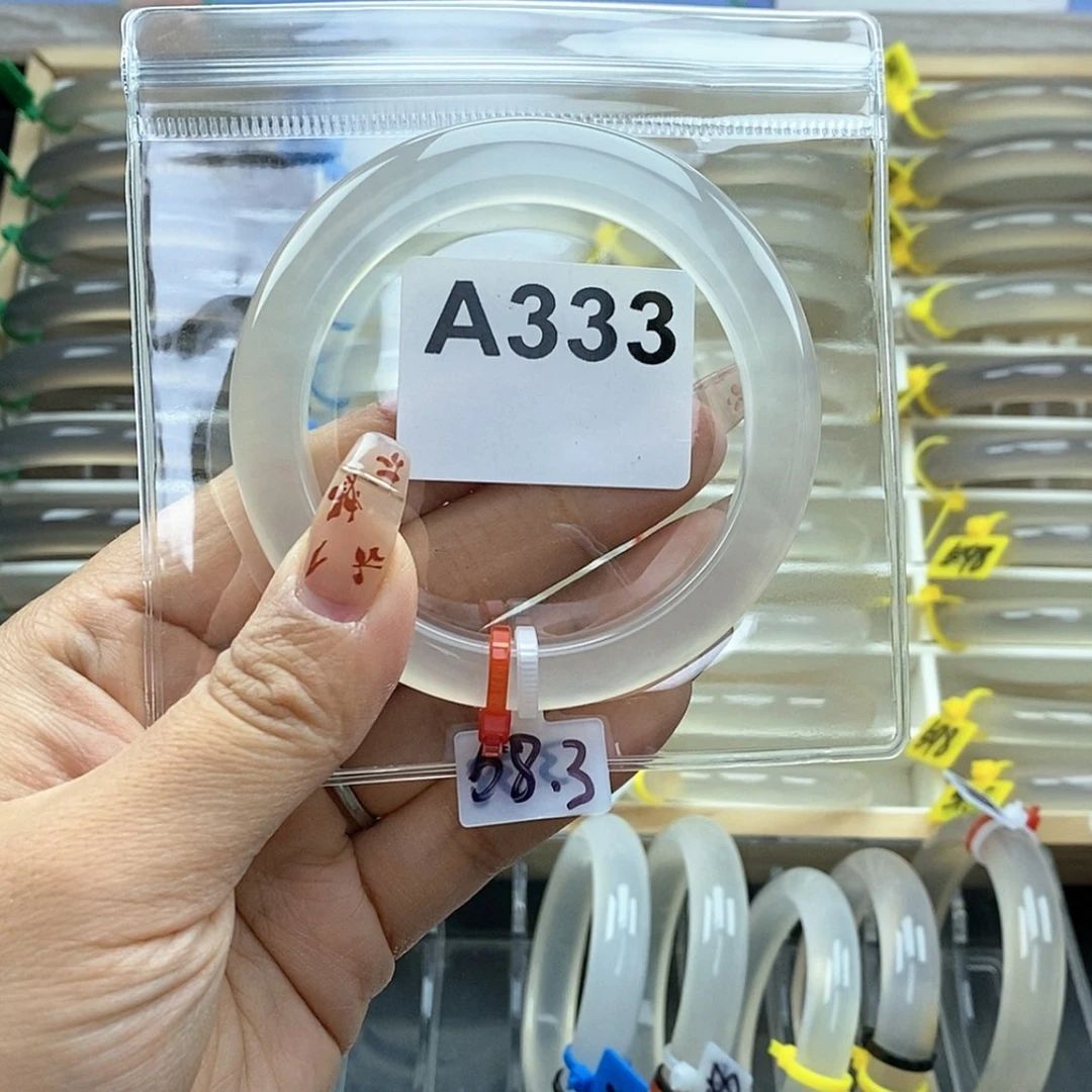 【闪购商品】玛瑙/玉髓手镯未镶嵌爱***～