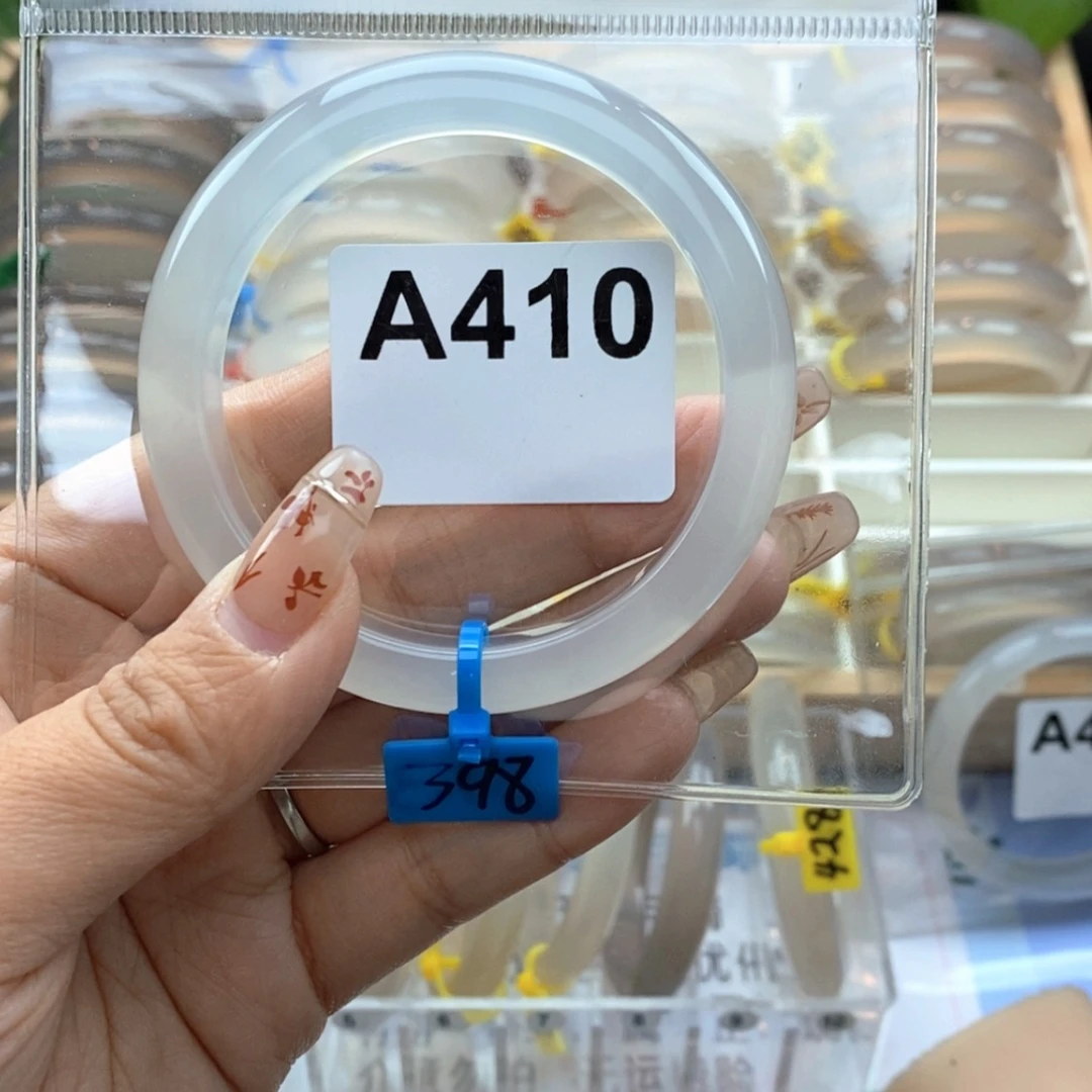 【闪购商品】玛瑙/玉髓手镯未镶嵌L***?