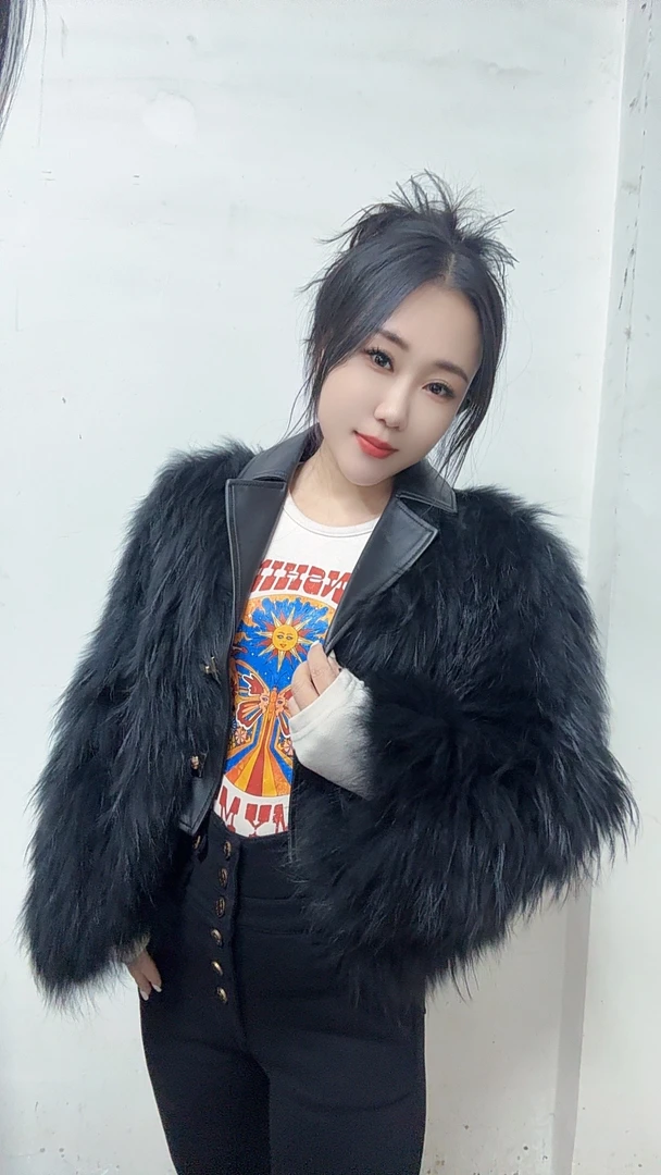 女装气质洋气时尚网红秋冬韩版高品质百褶减龄高腰条纹轻熟法式