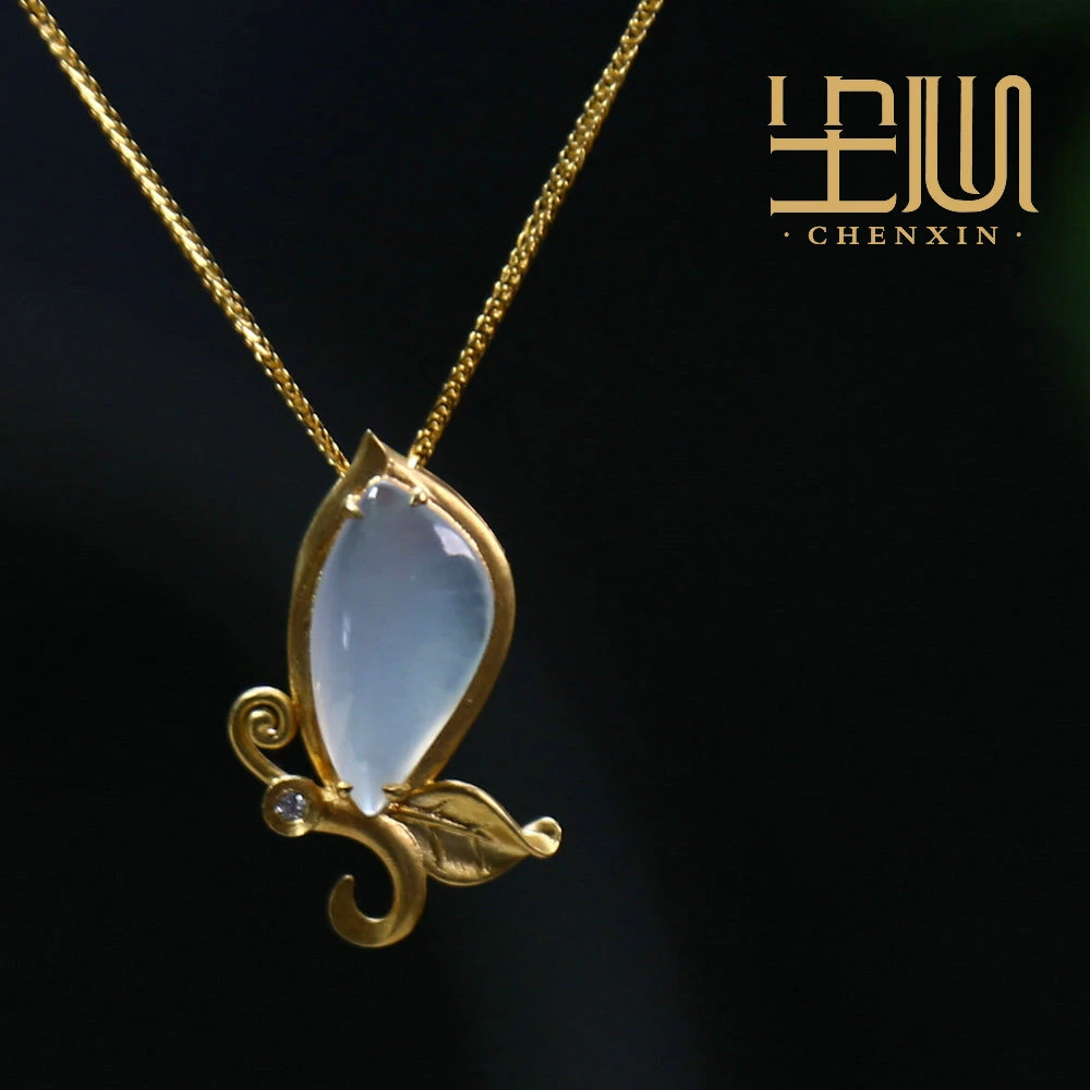 18K金镶嵌A货翡翠吊坠 冰种翡翠蝴蝶挂件