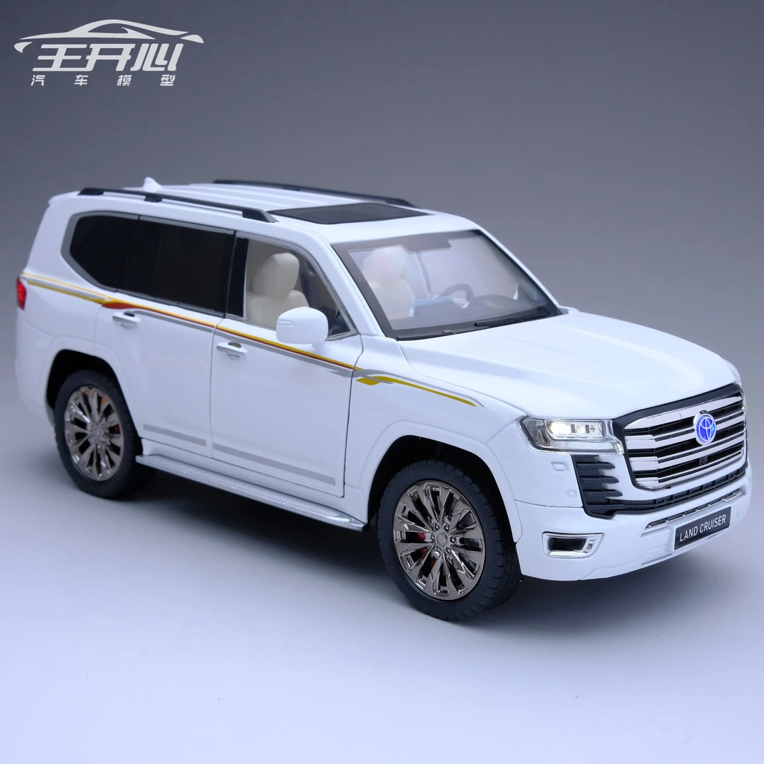 丰田兰德酷路泽陆巡LC300 合金汽车模型 回力声光六开门 仿真摆件