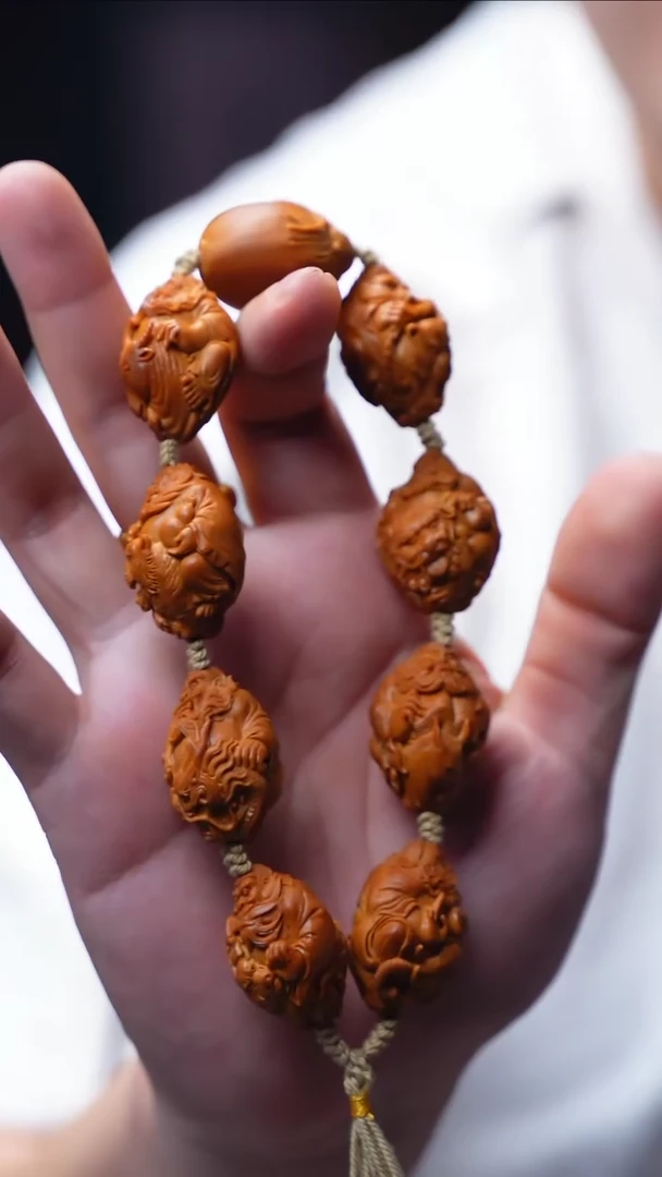 【闪购商品】橄榄核核雕整身骑钟馗