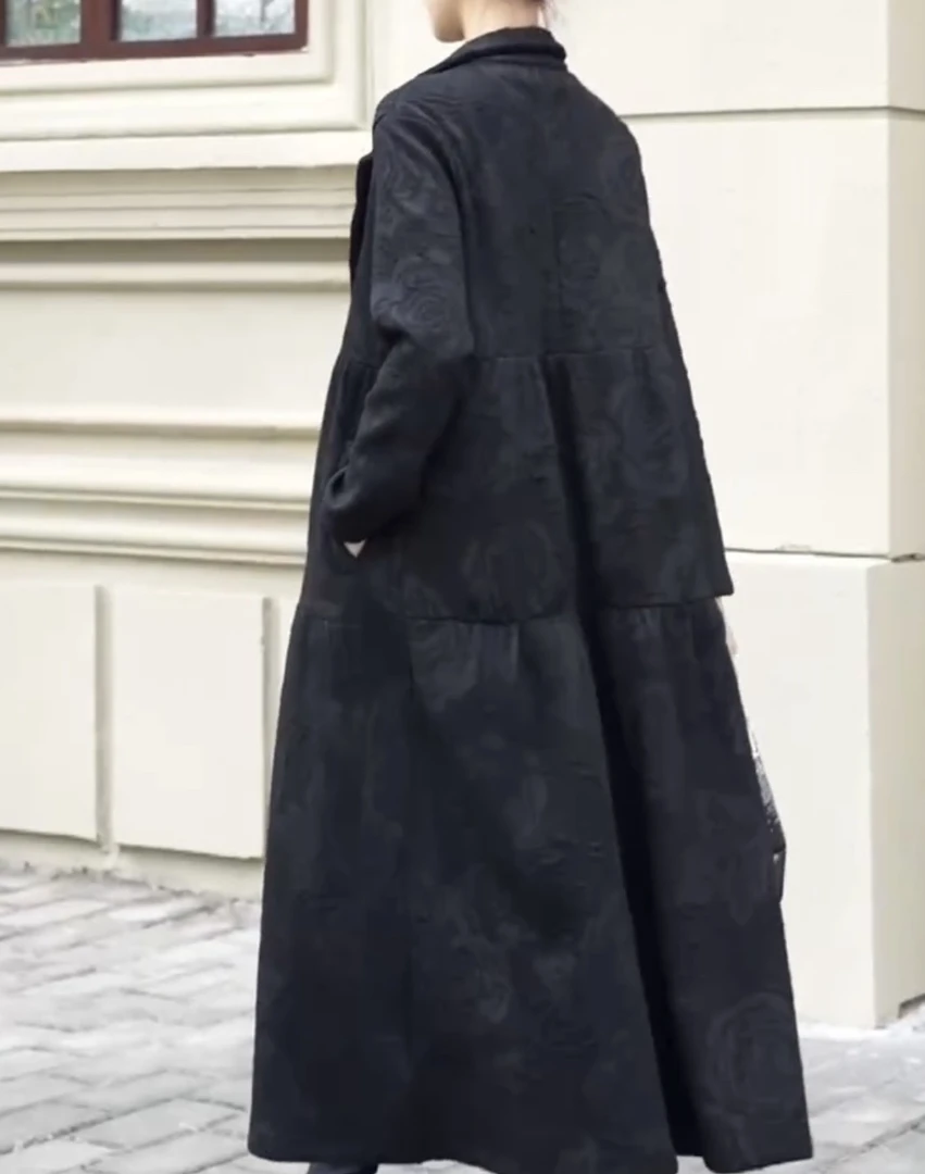 时尚高端霸气秋款大衣（黑色收腰）