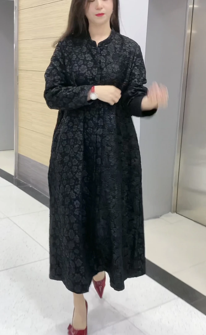 2023秋季新品时尚气质高雅连衣裙