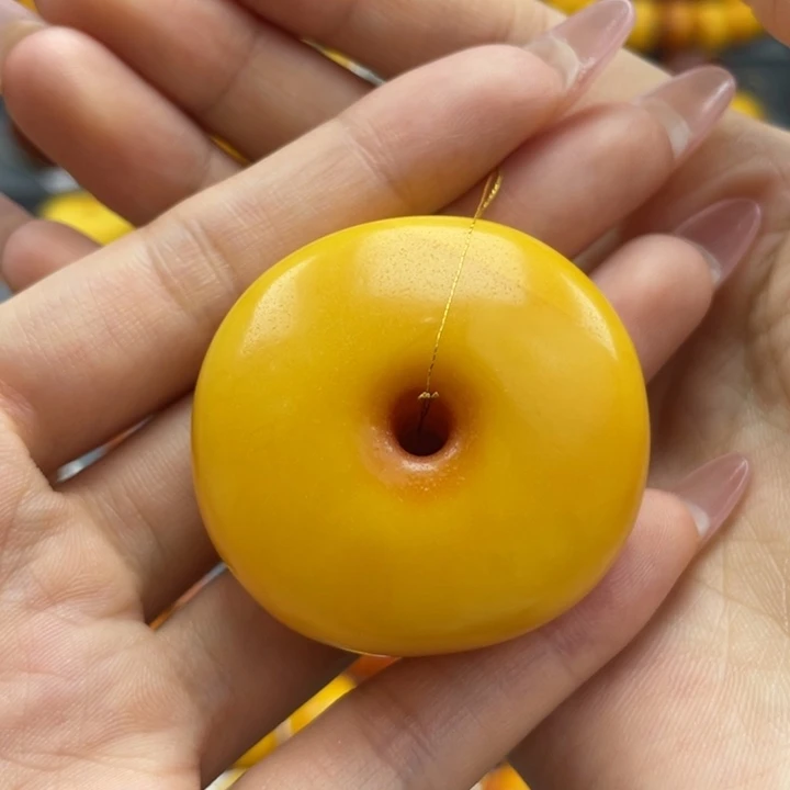 琥珀裸石未镶嵌饼子