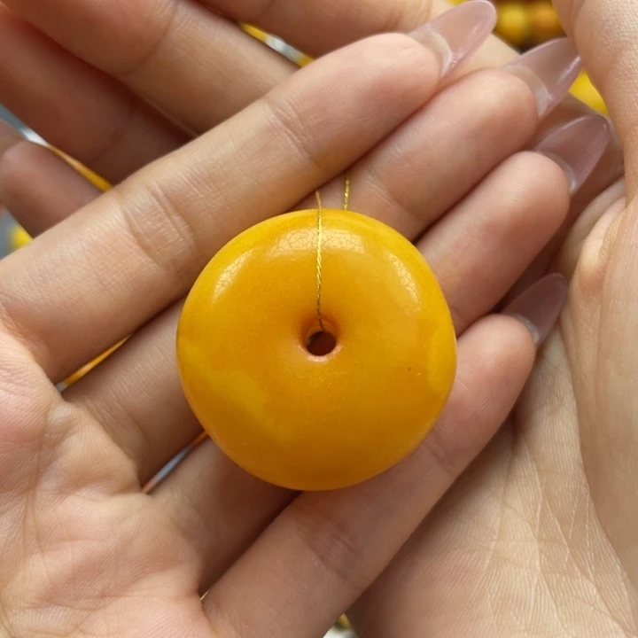 琥珀裸石未镶嵌马蹄