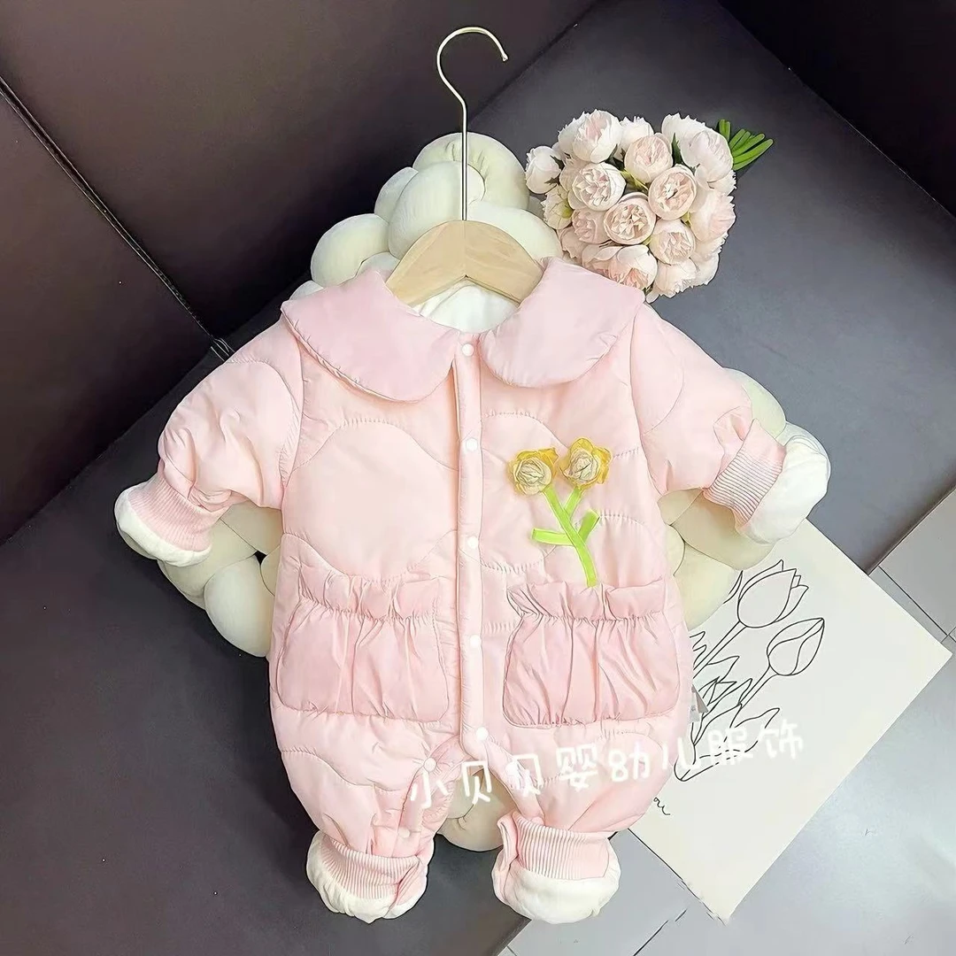 新生婴儿衣服秋冬装2025款夹棉连体衣女宝宝外出加绒外套哈衣爬服