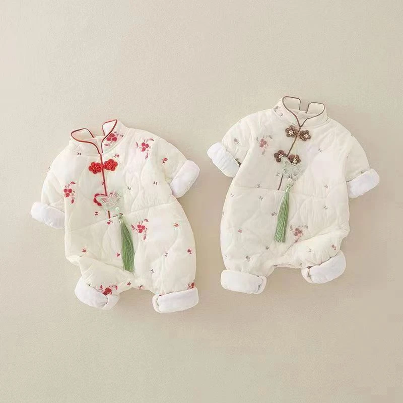 百天满月女宝宝冬装新中式连体衣小香风婴儿衣服复古盘扣流苏礼服