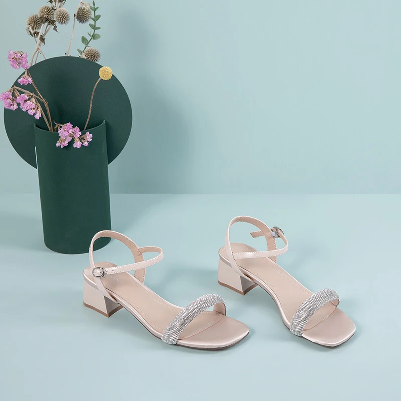 奥康女鞋 夏季款女士时装凉鞋粗跟气质潮流时尚一字扣黑色通勤风