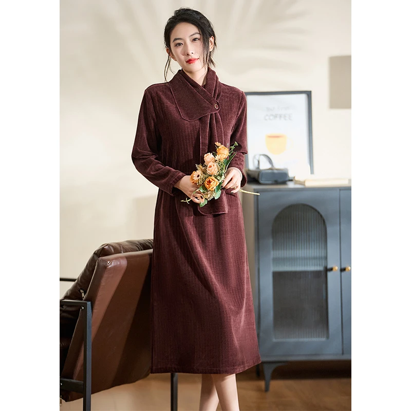 迪欧芙棕红色轻奢洋气时尚2024冬季新款女上档次连衣裙#DLQ17697