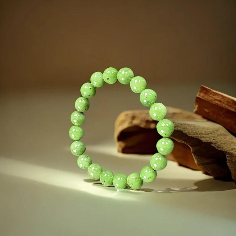 新疆和田玉碧玉手串时尚款女士绿手串