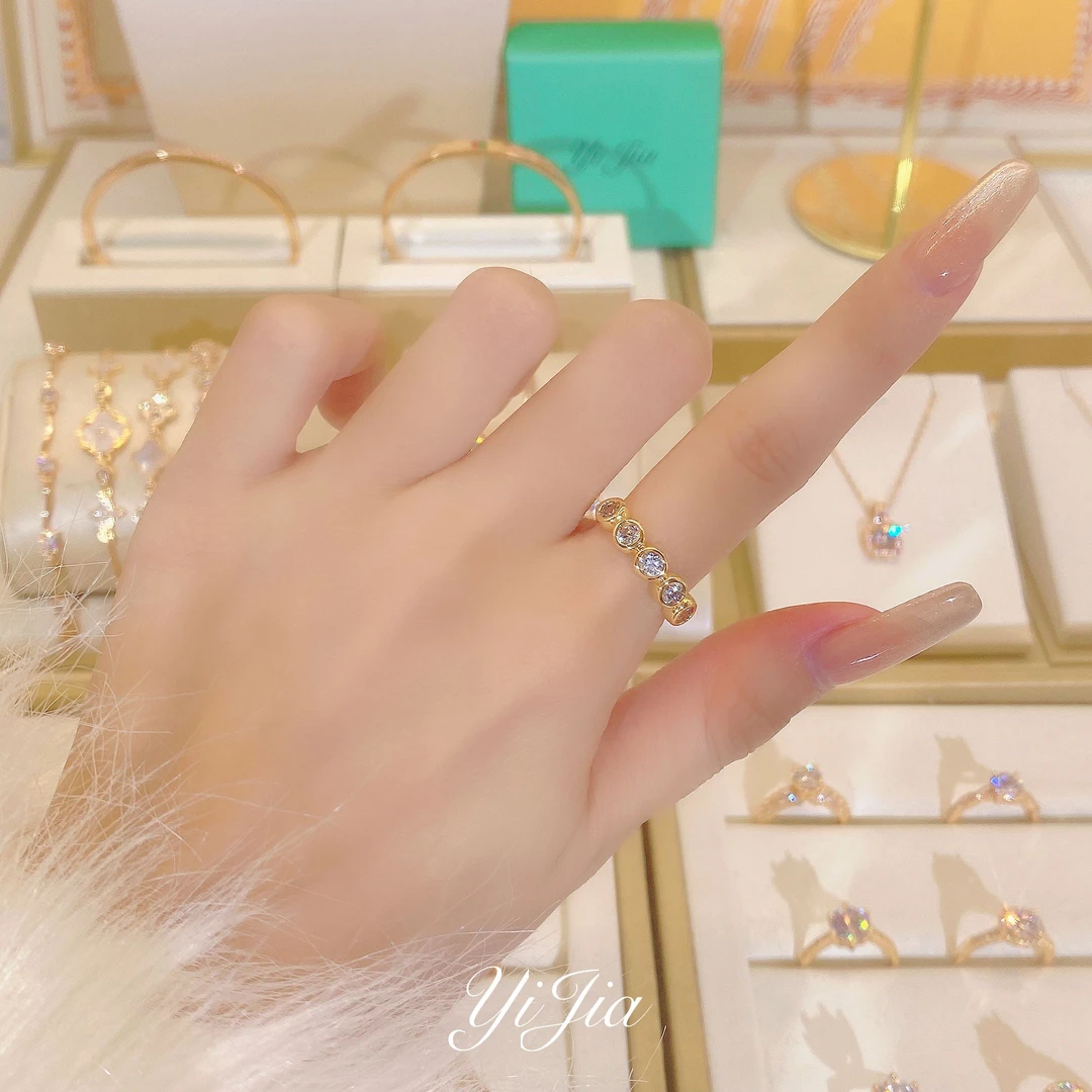 语花印 铜合金合成锆石戒指 简约环环相扣FS816香槟色时尚轻奢