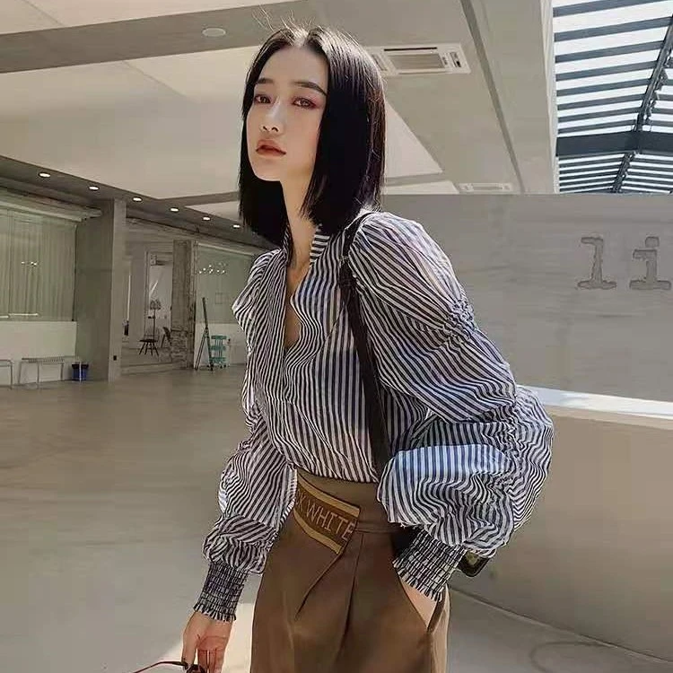 立V领秋季时尚打皱轻奢气质设计感优雅百搭坚条纹长袖开衫2242