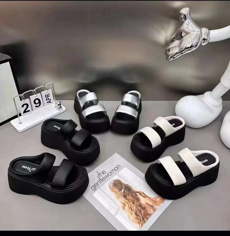 100-300编码断码凉拖时尚休闲女鞋