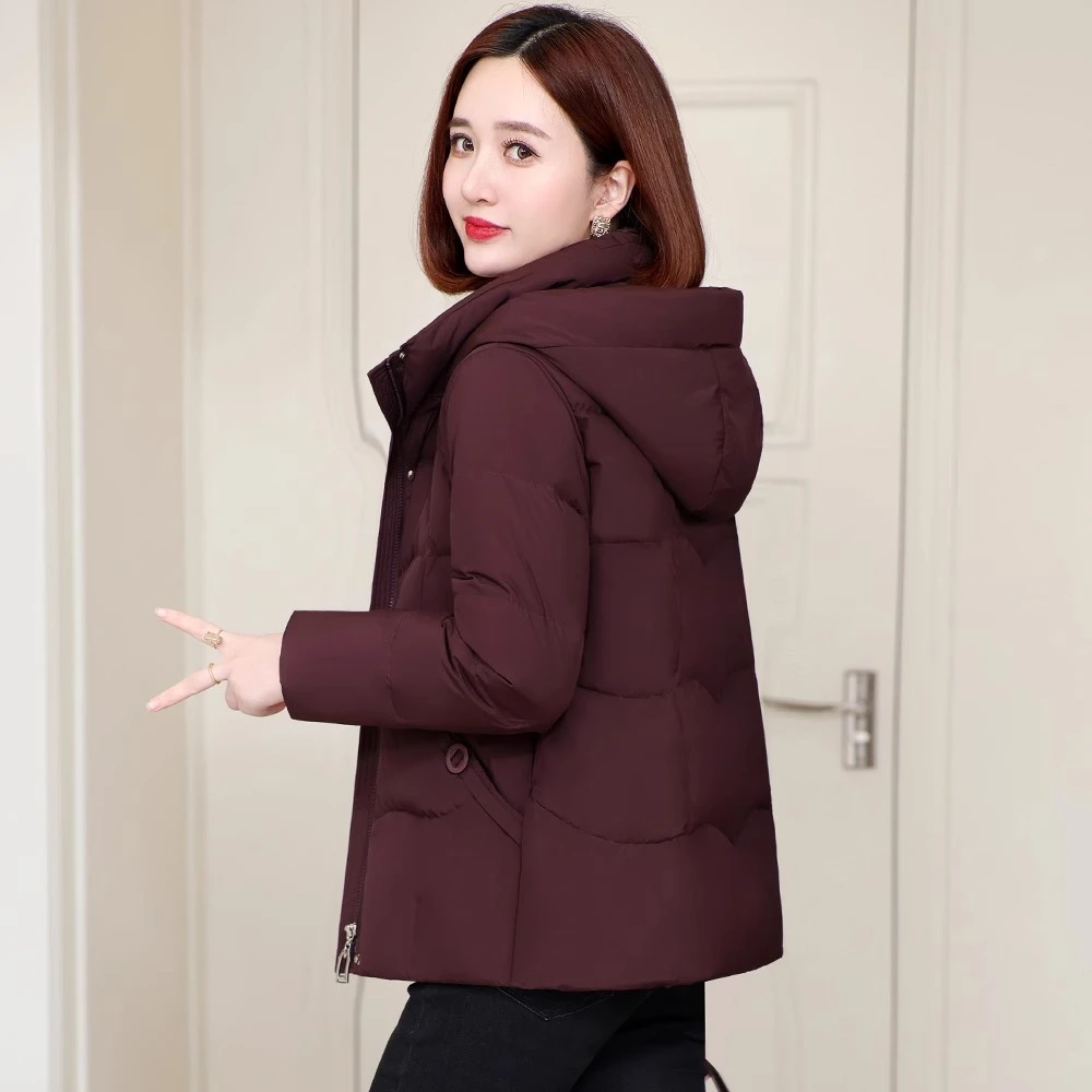 短款小个子羽绒服女冬季2025年新款妈妈装时尚保暖连帽宽松厚外套