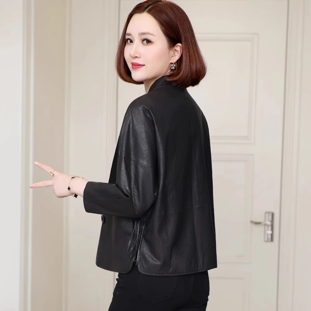 真皮皮衣外套女2025春秋新款立领显瘦中年妈妈海宁绵羊皮夹克短款