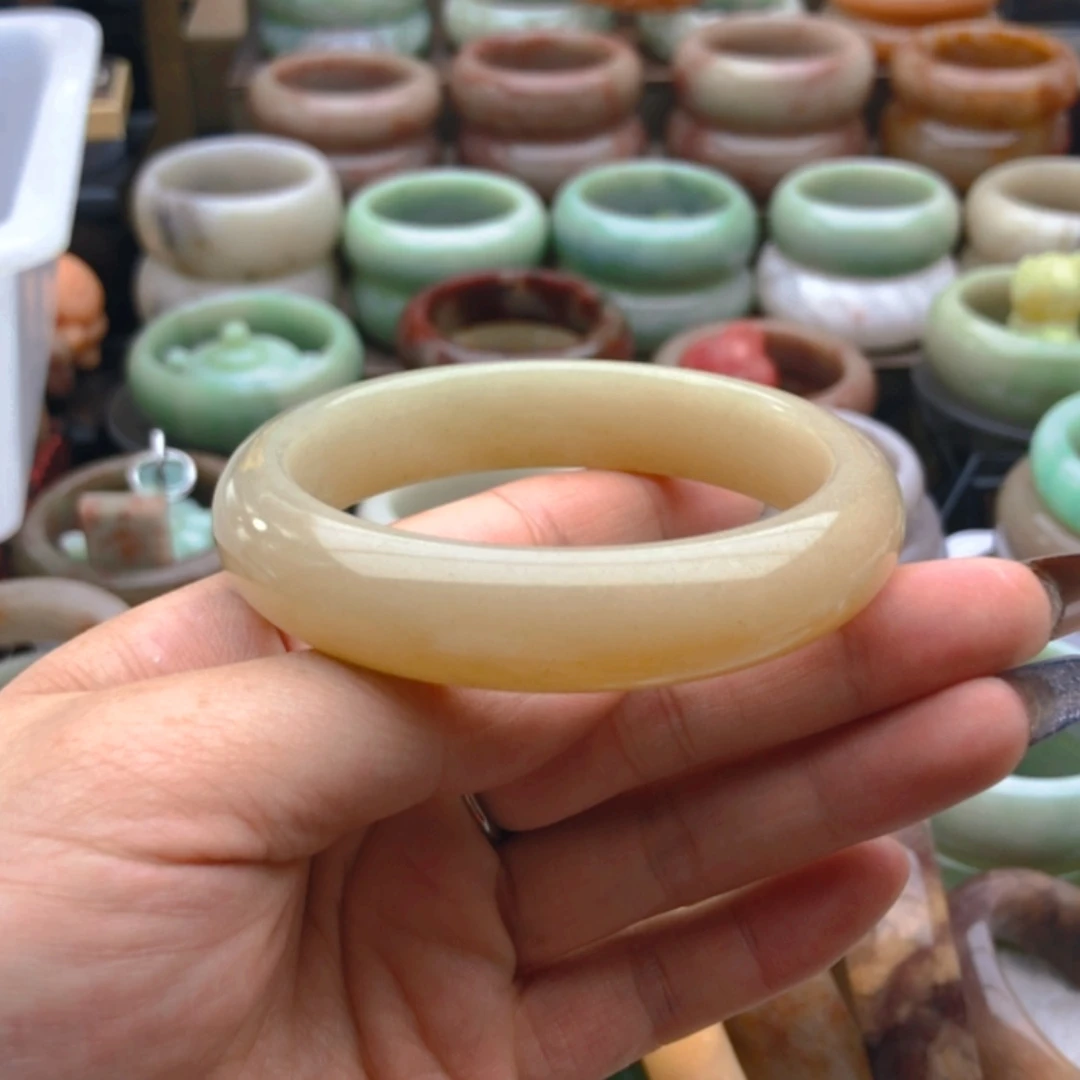 【闪购商品】石英质玉手镯合金*️****