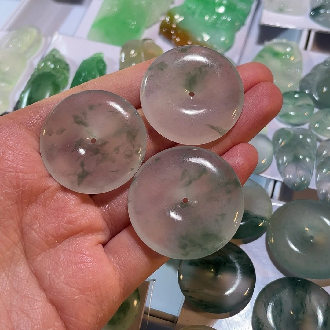 定制翡翠未镶嵌挂件