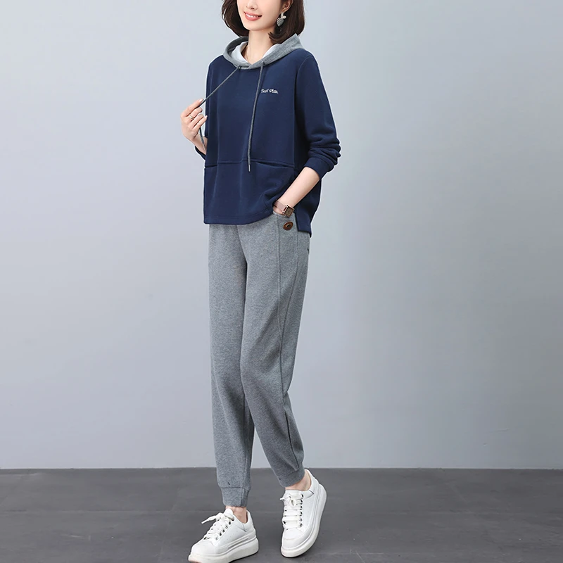 时尚套装女2024春秋新款大码运动休闲中年妈妈洋气减龄卫衣两件套