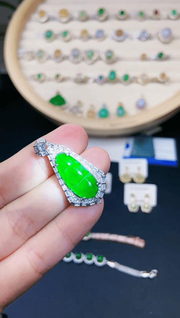 【闪购商品】翡翠颈饰银S925镶嵌15151
