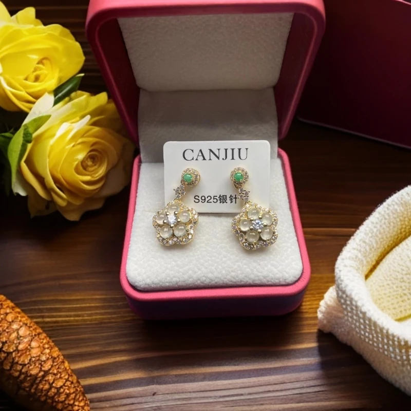 天然翡翠白冰气质轻奢时尚百搭复古经典精致优雅珠珠耳钉小花款