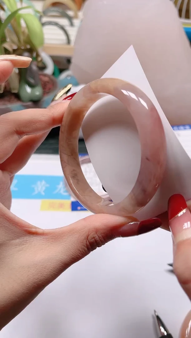 【闪购商品】石英质玉手镯未镶嵌52