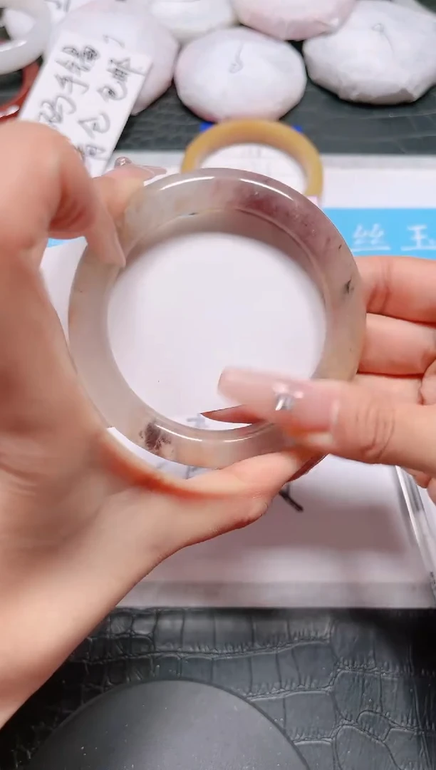 【闪购商品】石英质玉手镯未镶嵌139