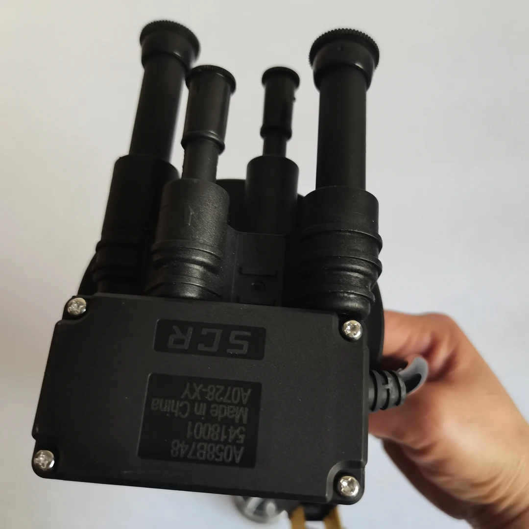 适配东风汽车天龙天锦大力神尿素液位温度传感器尿素罐传感器