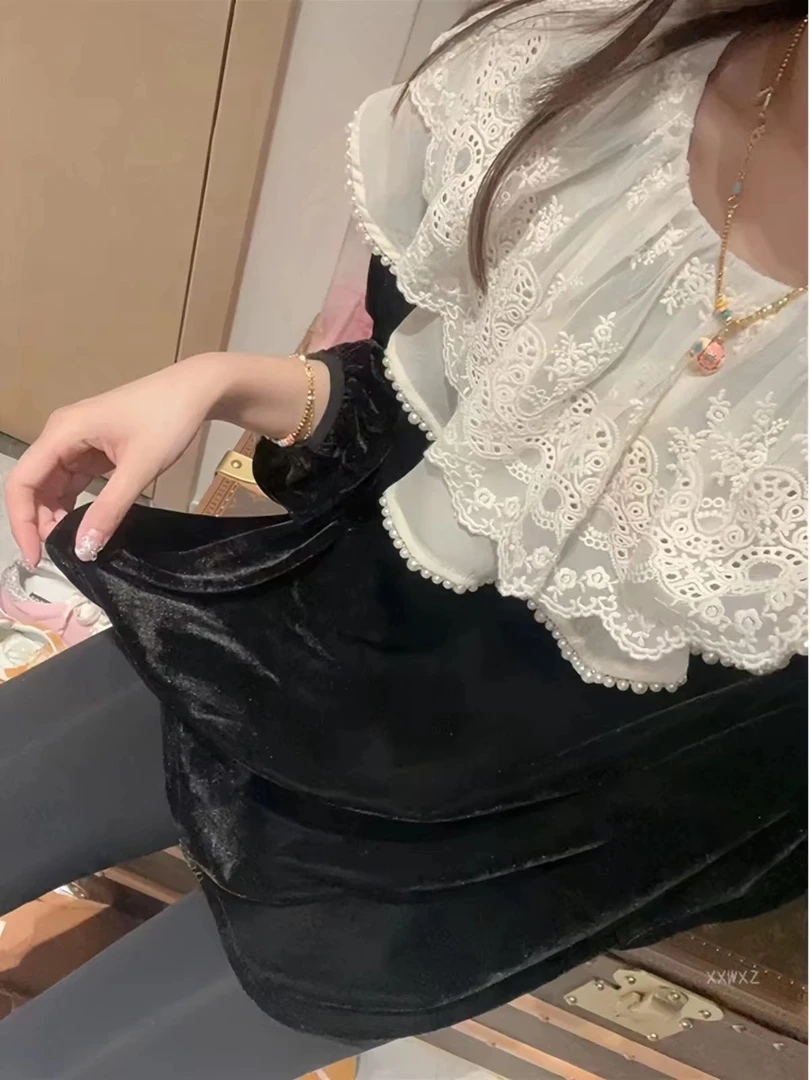 （黑白配）现货！韩国蕾丝娃娃领花朵黑色丝绒阔版型显瘦上衣7025