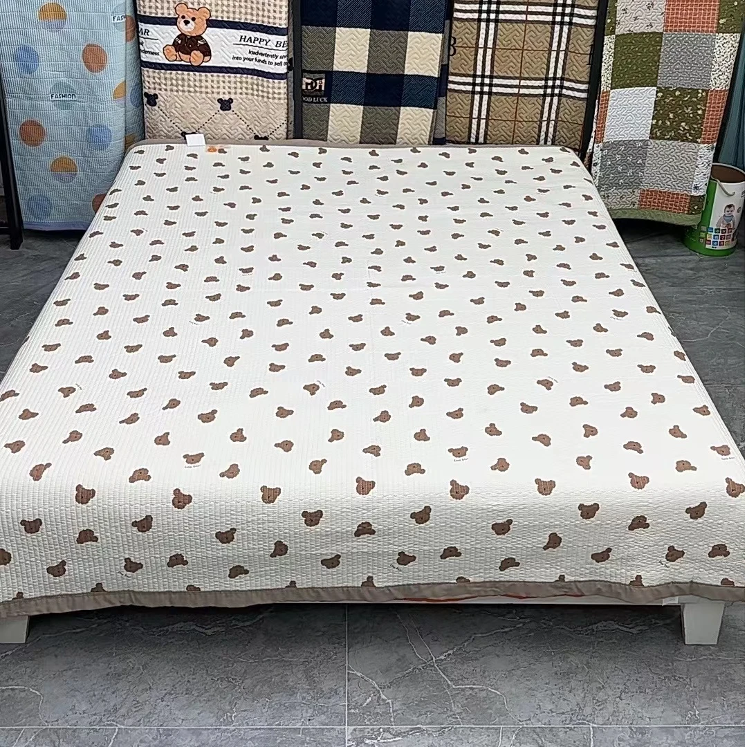 2*2.3四季水洗棉床盖《卡其熊》