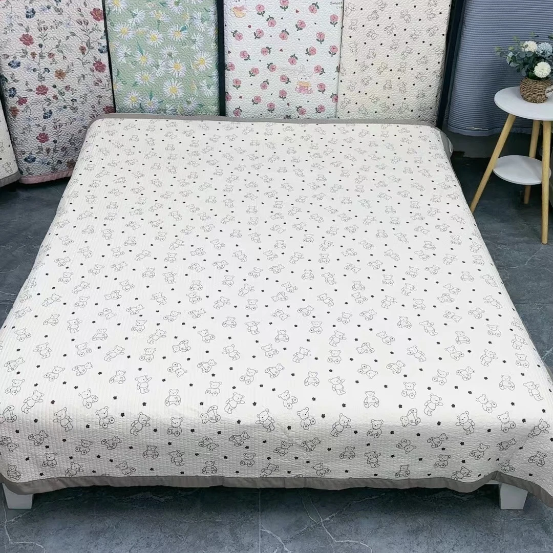1.5×2.3米  原棉 四季柔软夹棉绗缝床盖  《1.5米熊先生》
