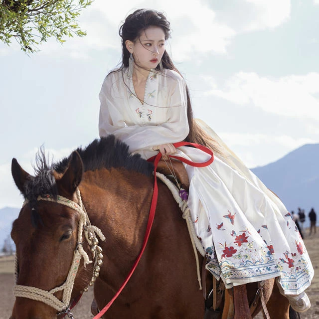 钟灵记【白葳】蒹葭葳蕤 荼蘼花了古风汉服日常春夏夏季国风马面裙