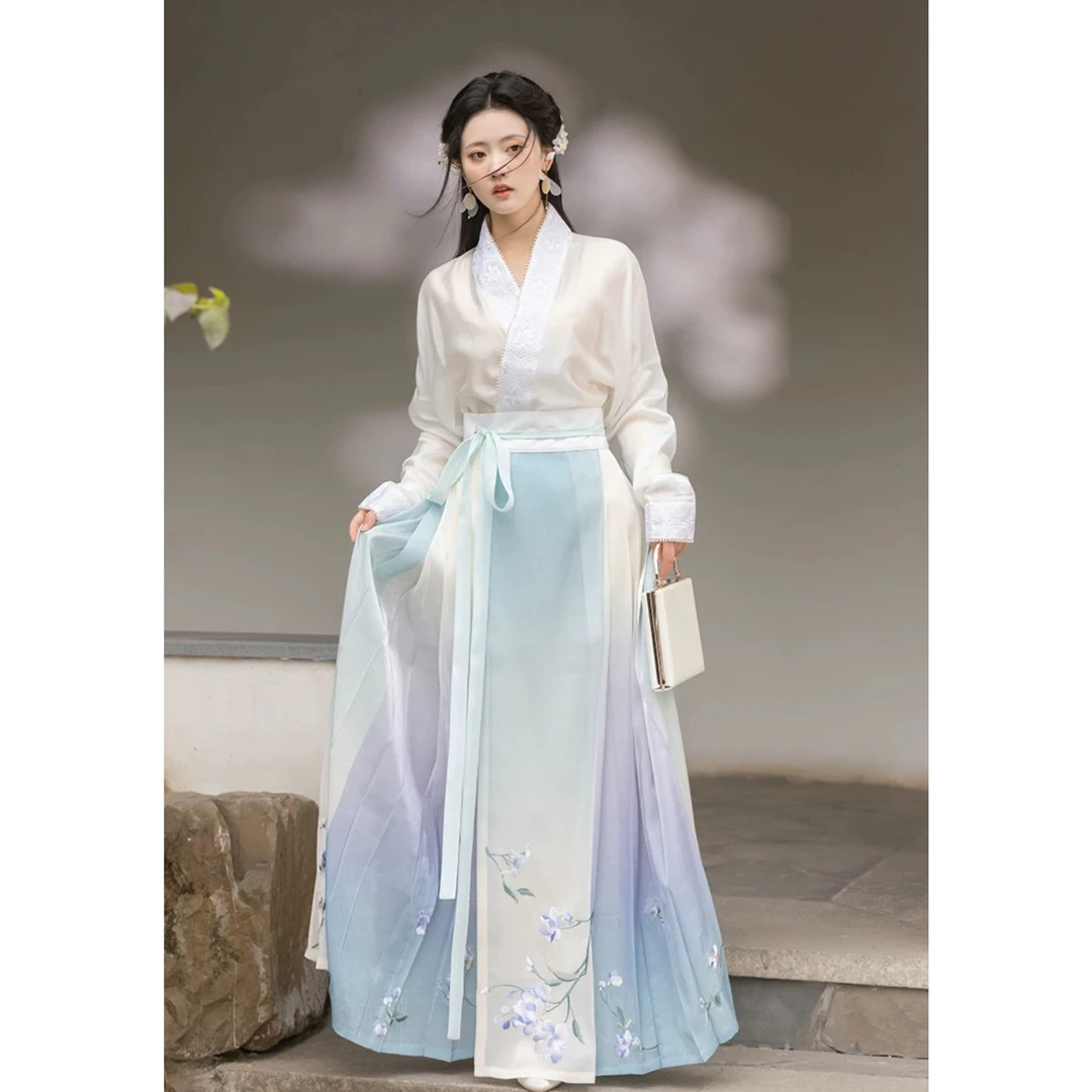 钟灵记【碧落】花卉蝴蝶刺绣定染渐变4.5米摆马面夏季春夏古风