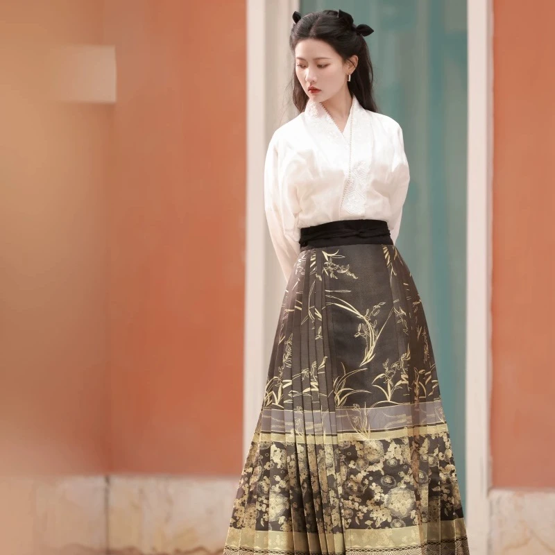 钟灵记【今宵】单边8对褶5.5米摆满织金纱马面裙—空谷记