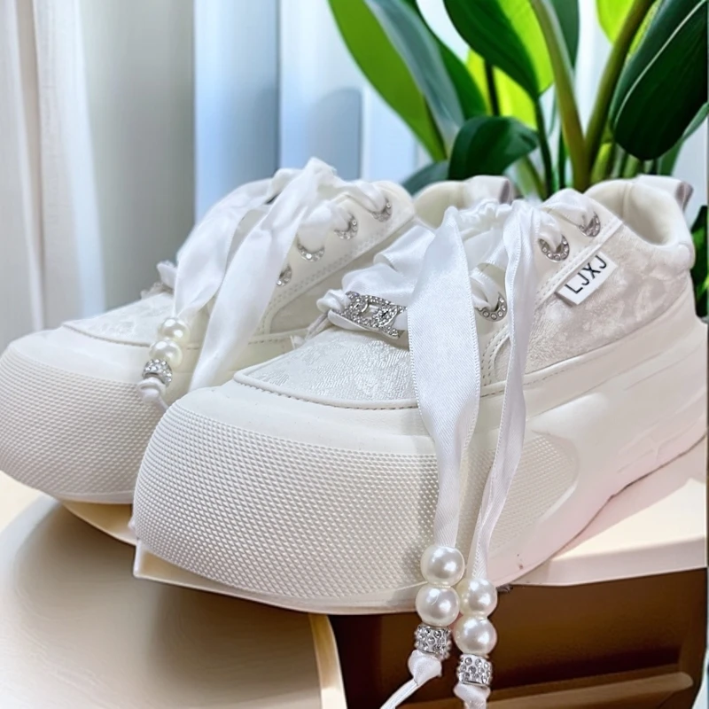 女士秋冬牛皮增高小白鞋休闲鞋