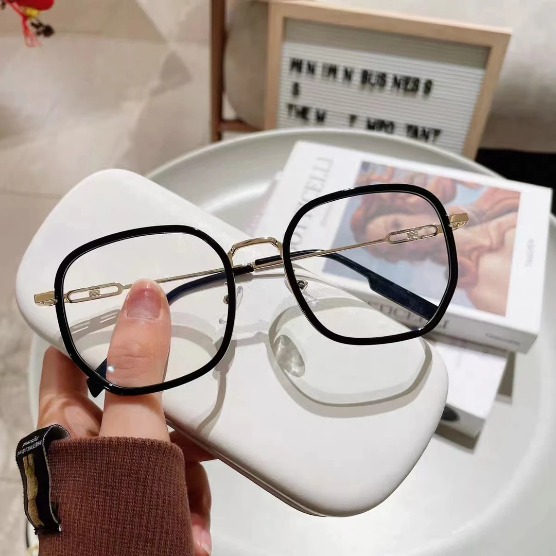 超轻高颜值素颜女生眼镜可配近视度数防蓝光变色新款时尚大框眼镜