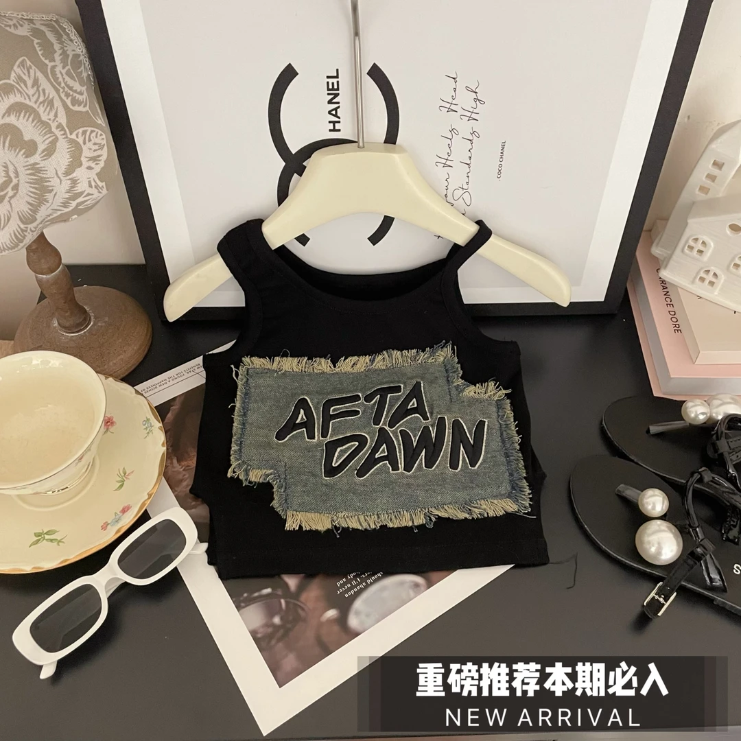 女童复古牛仔贴布背心2025新款儿童韩版洋气美式辣妹不规则无袖衫