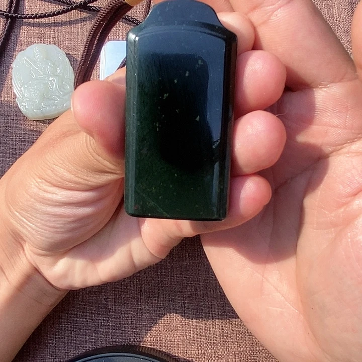 和田玉颈饰足铂镶嵌