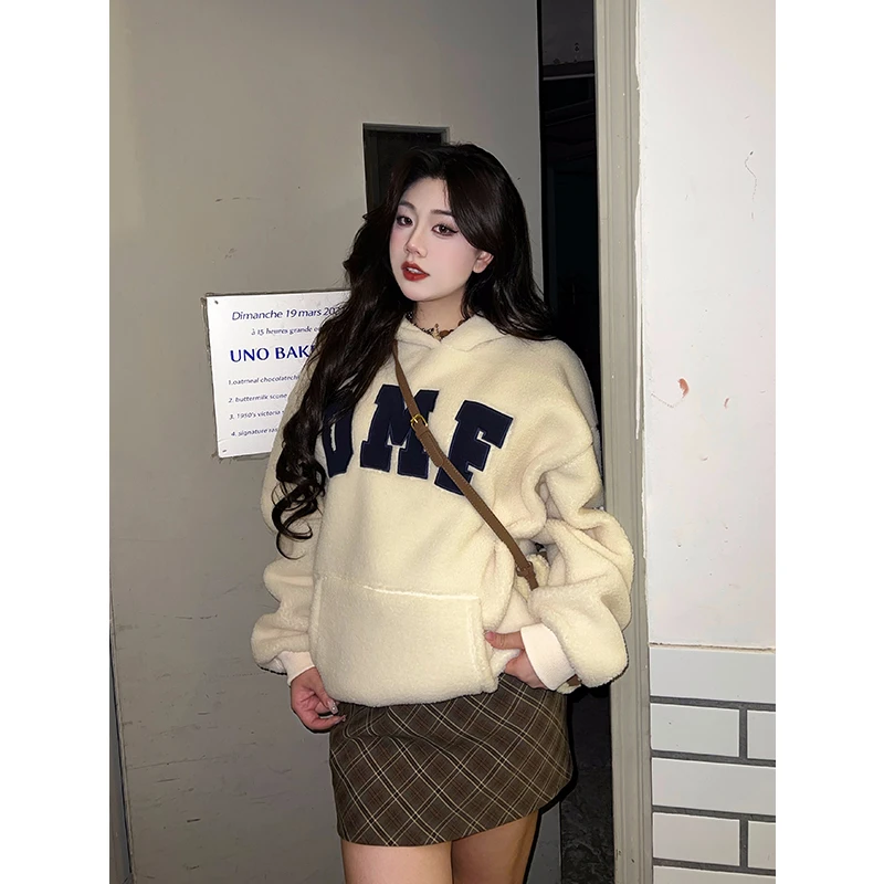 圆大敏【现货】「冬日精灵」微胖mm2023年冬季连帽卫衣格子半身裙8171