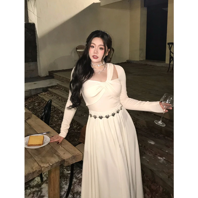 圆大敏「新品上新！喜欢点点开售提醒」白色连衣裙