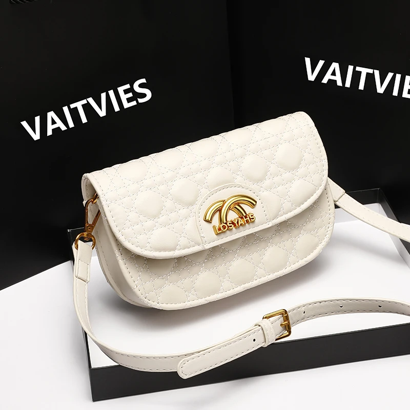 斜挎包2024年新款小香风网红百搭时尚单肩包小众休闲褶皱链条女包