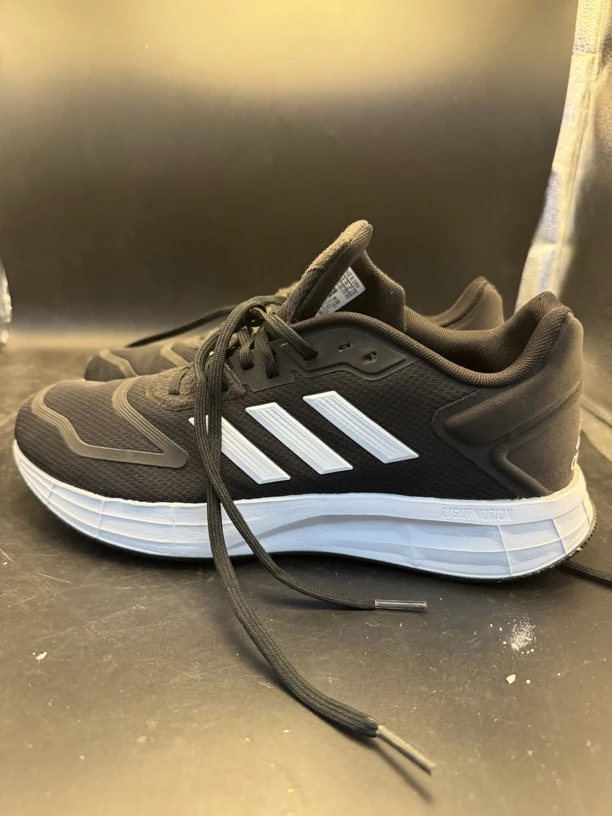 阿迪达斯跑鞋42.5码