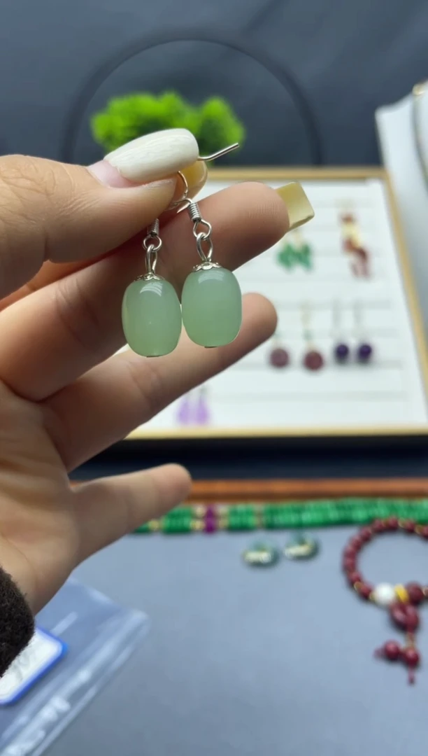 【闪购商品】和田玉耳饰银S925镶嵌306000