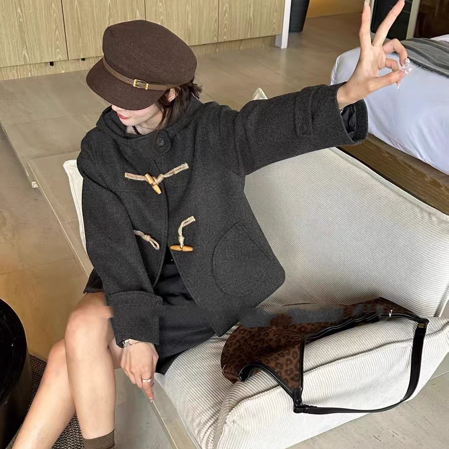 09253牛角扣毛呢外套女秋冬加厚高端洋气连帽短款小个子大衣