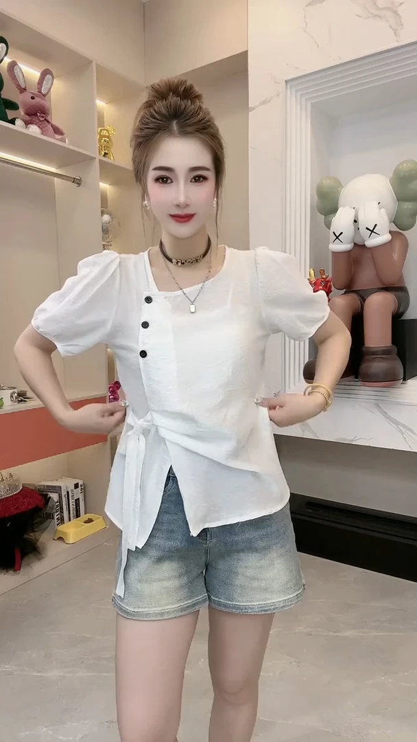2024夏季新款开衫斜扣泡泡袖时尚气质显瘦百搭小众褶皱设计感小衫