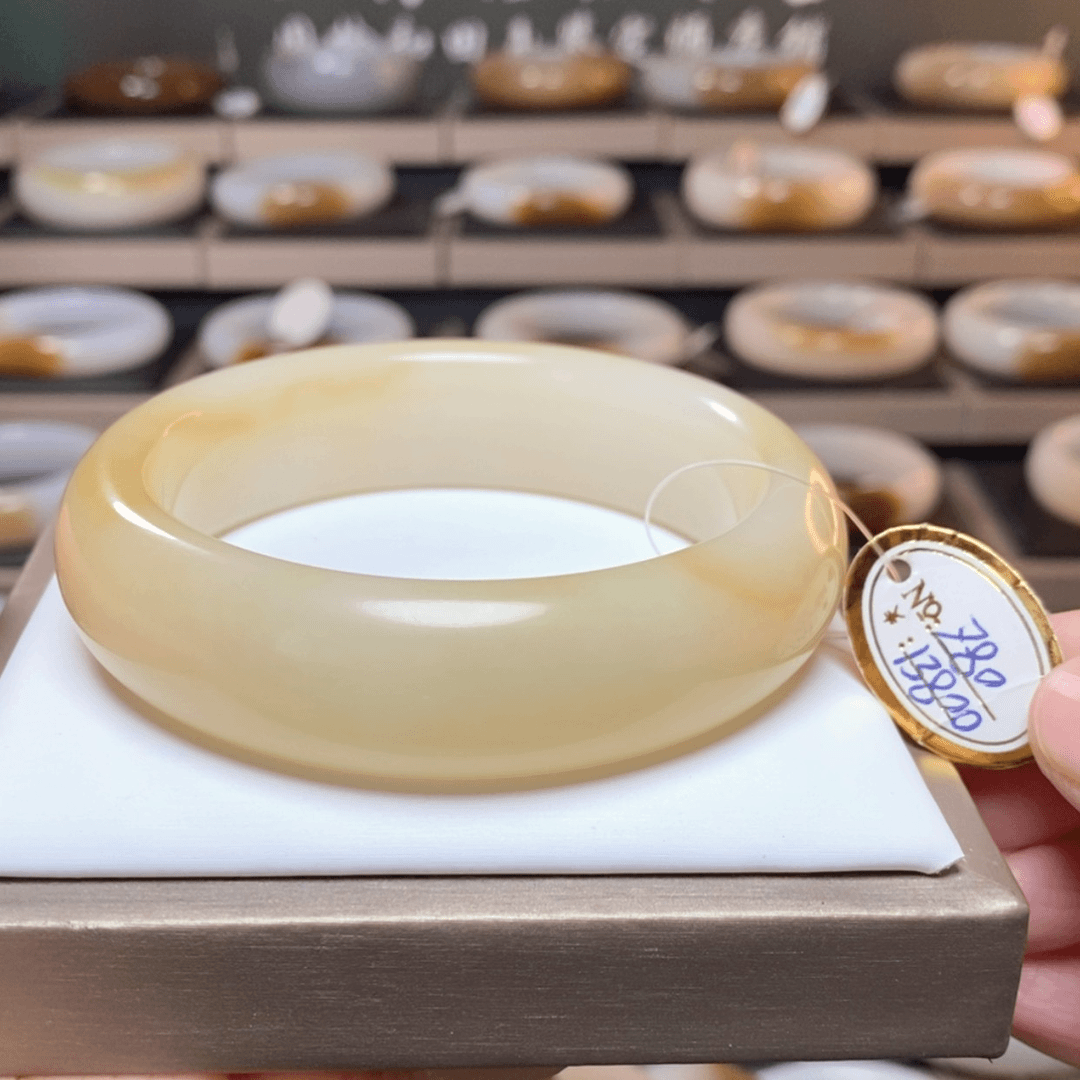 【闪购商品】和田玉手镯未镶嵌60