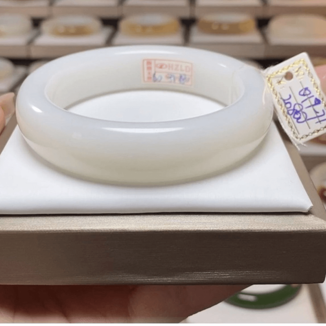 和田玉温润白玉手镯