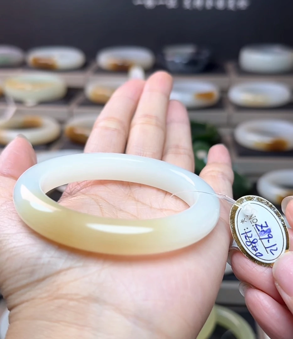 新疆和田玉糖玉手镯