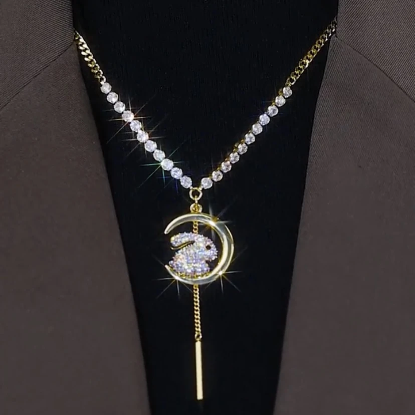 钛钢项链 月上萌兔毛衣链长款流苏款新款火爆款网红饰品配饰